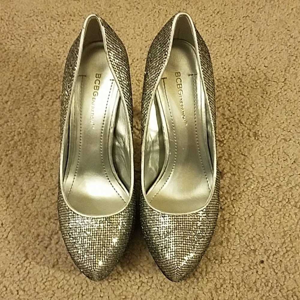 BCBG Generation silver 6.5 heels